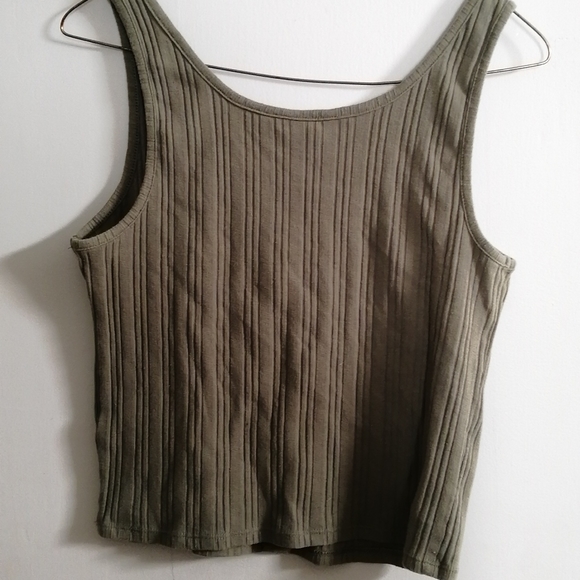 Green crop top - Picture 5 of 5